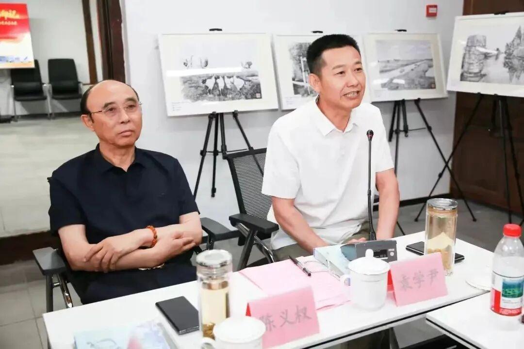盐城文学院副院长袁学尹发言
