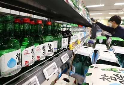 酒吧数量腰斩、老中青酒类消费全面下滑：韩国传统饮酒文化迎来结构性转折