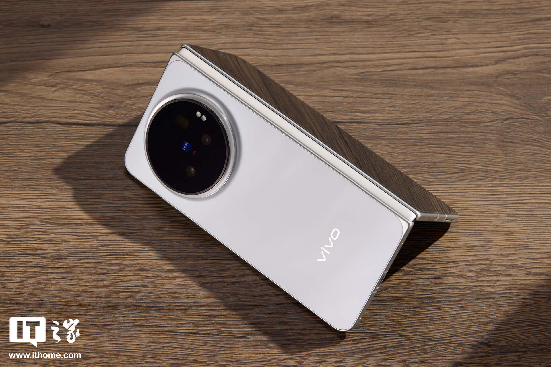 vivo X Fold6折叠屏手机首销情况曝光,同期约为上一代的90%