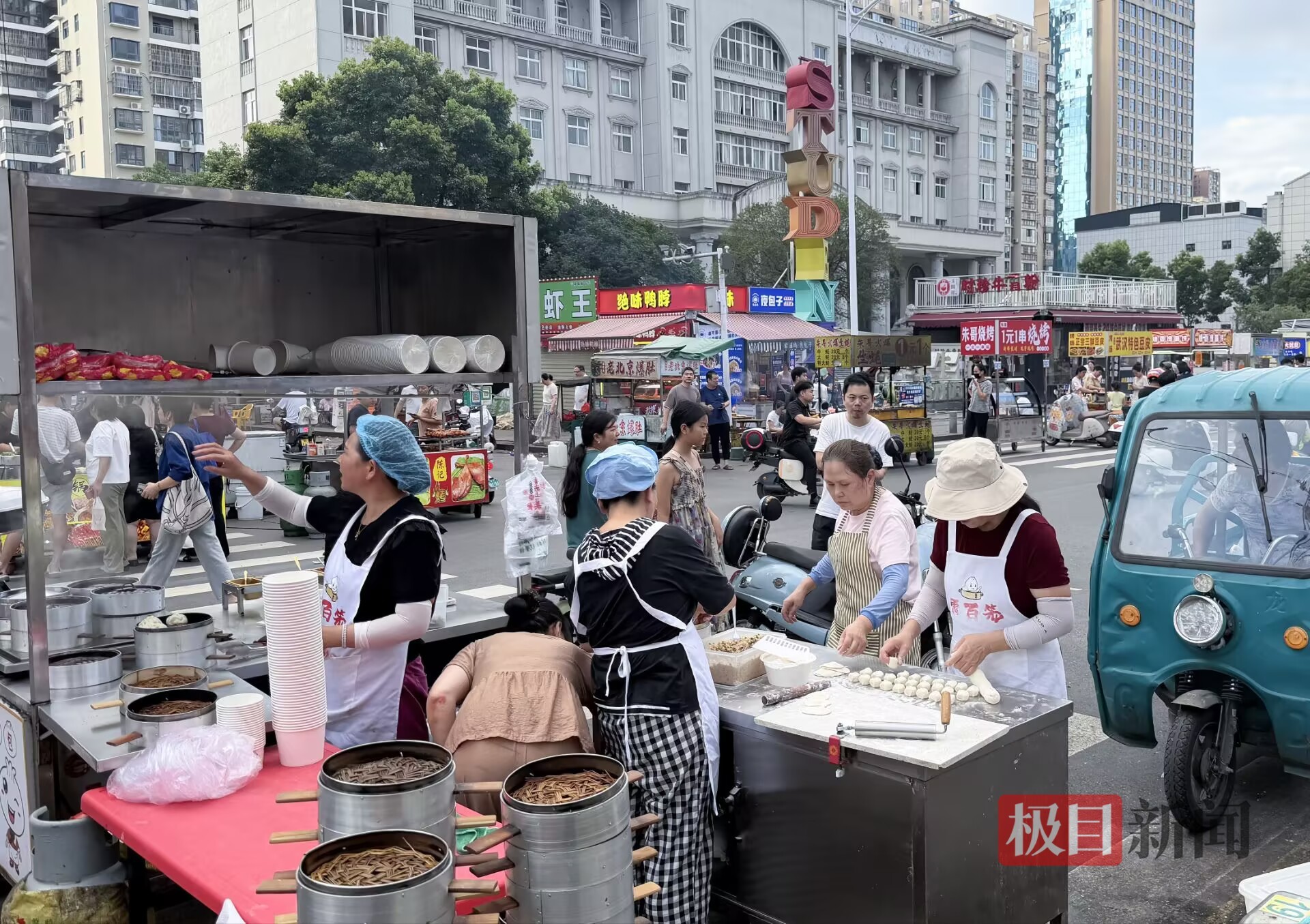 24小时后恢复营业的黄州学生街