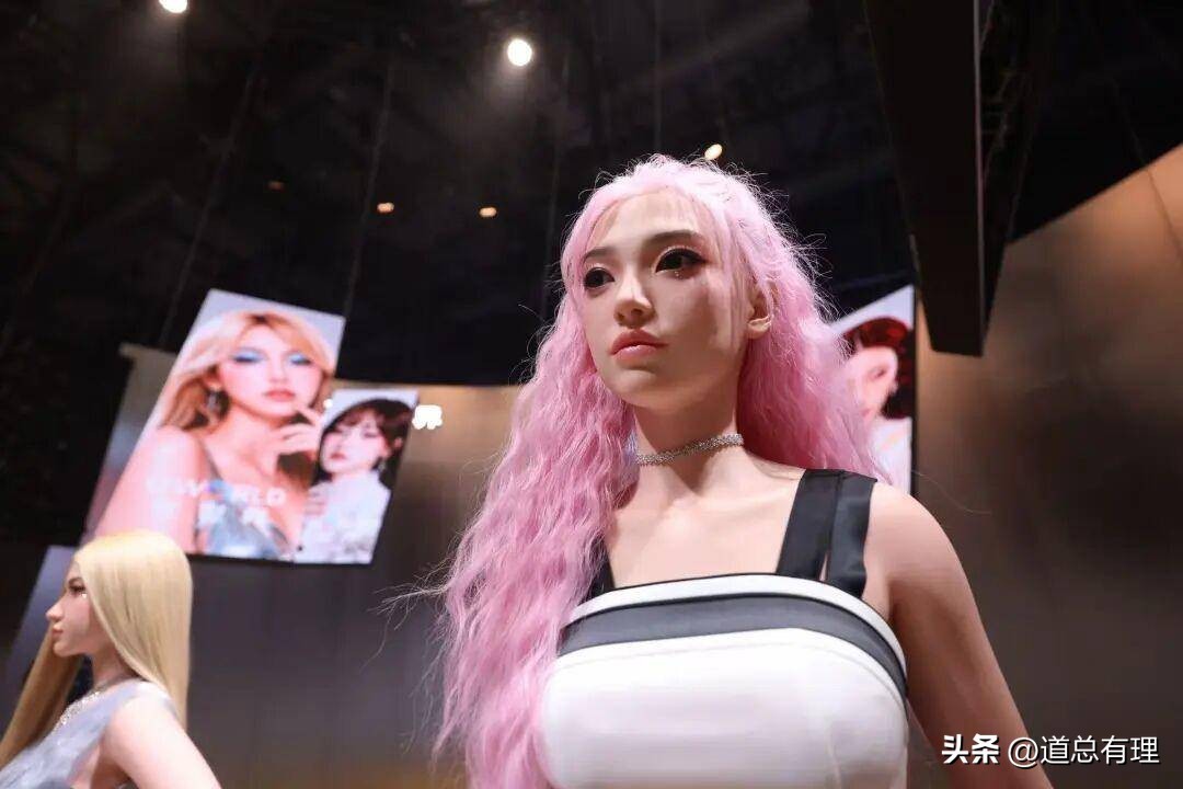 99万的赛博伴侣爆火,机器人厂商不想死磕工业化了?