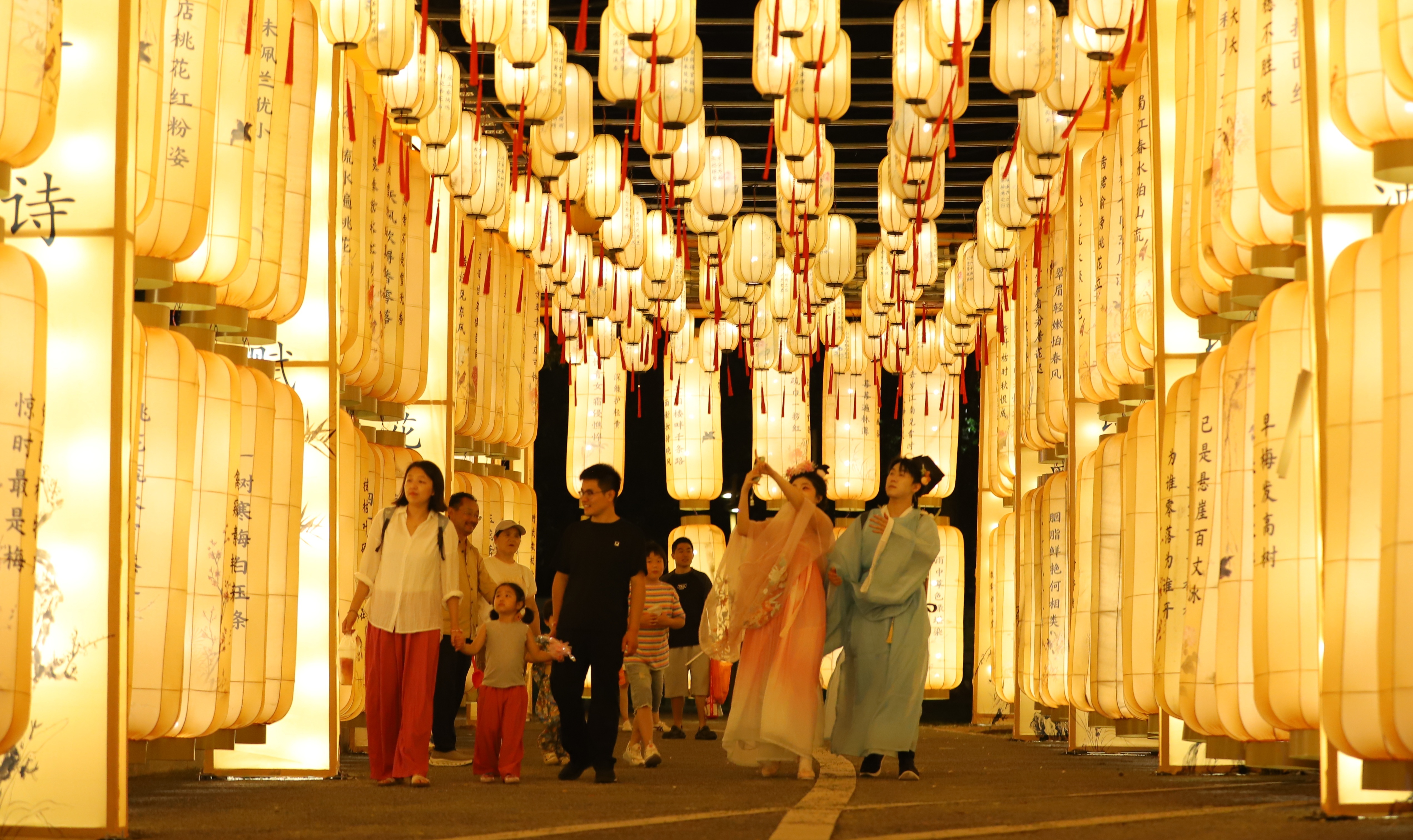 嗨啤一夏，醉美世园！2026青岛世博园啤酒嘉年华今日启幕