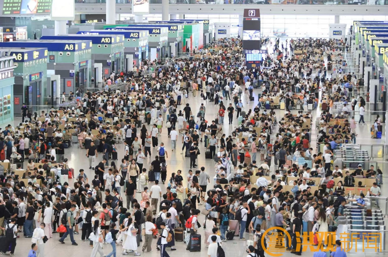 南昌西站迎来暑运客流出行高峰（图）