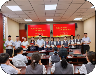 广发银行南阳分行开展“政治生日忆初心 立足岗位勇担当”庆祝"七一"主题党建活动