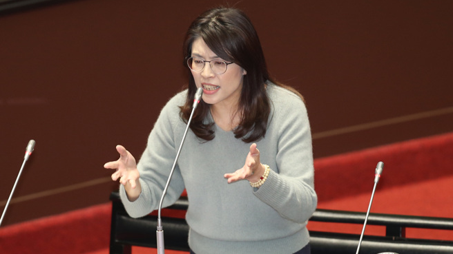 致癌油祸害全台无人担责，郑丽文呛：民进党脸皮比城墙还厚