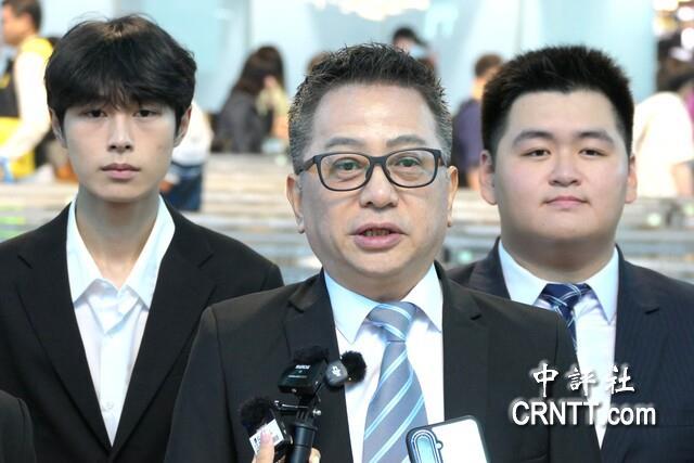 民众党中央评议委员会主委李伟华受访。图源：中评社