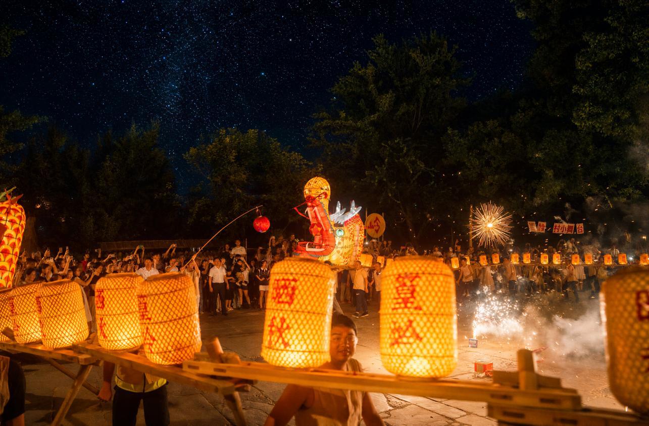 深耕夜间文旅业态 篁岭乡村非遗夜焕新上线