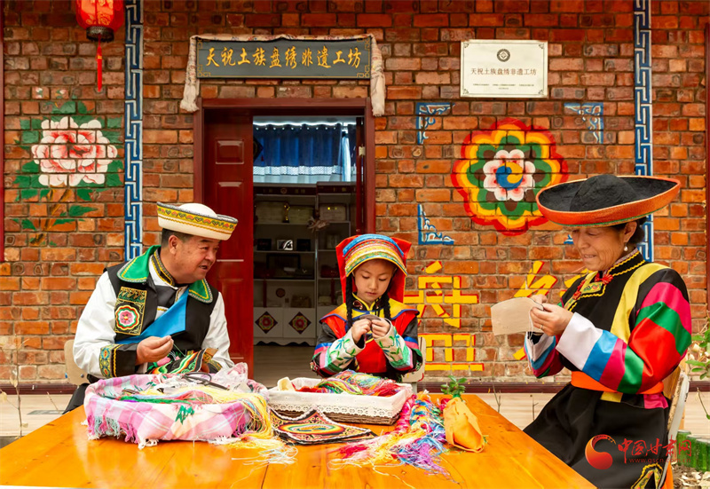 杨国芳的非遗工坊