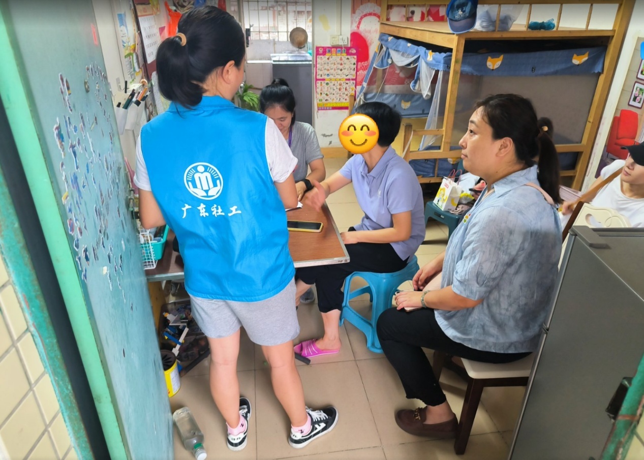 巾帼暖阳暖民心 —— 铁岗社区妇联社医联动精准关爱特殊群体