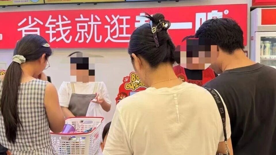 “原以为薅到了羊毛，没想到是被算计了”，赵一鸣、好想来等零食店是真便宜吗？