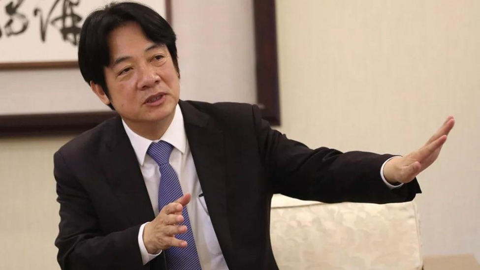 赖清德吹嘘2040年前要培养50万名AI人才，谢寒冰讽：你就关起门来在那自爽