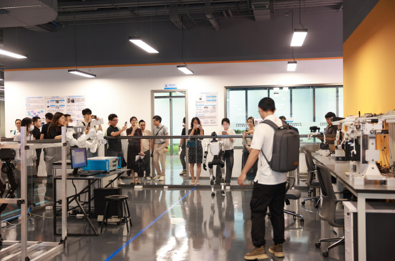 前海智能制造共性技术服务平台揭牌启用 梦工场再添科创硬核载体