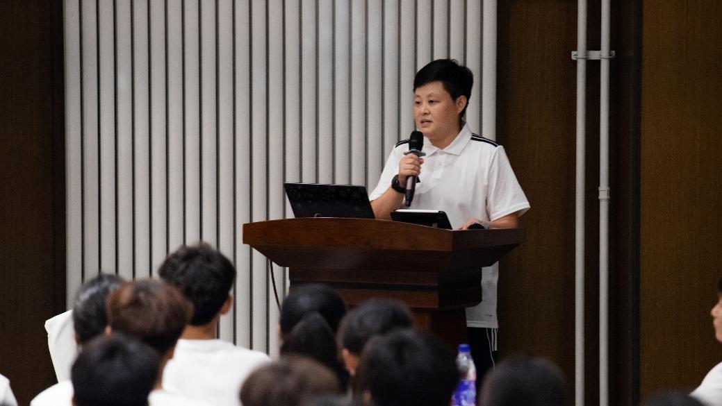 “雏凤计划”选拔专家组组长桑妮娜