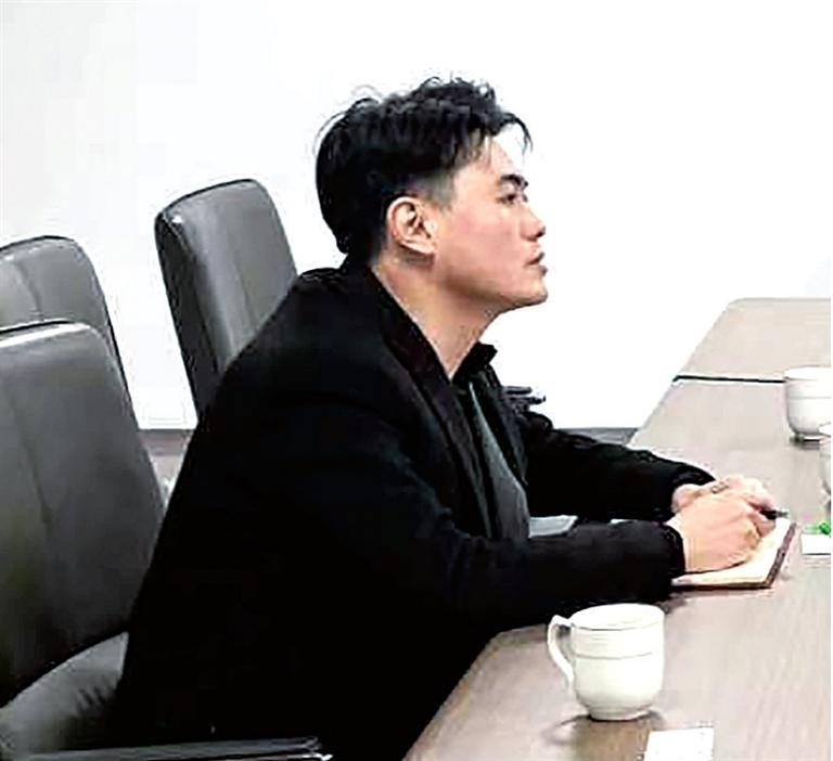 工作中的郭启明　兰州新区报记者　祁瑞龙　摄