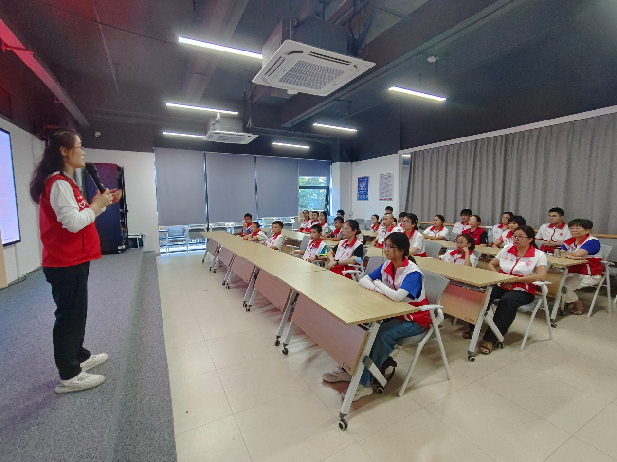 赋能志愿队伍 提升服务质效——西乡街道流塘社区开展志愿者礼仪及外语实用技能专题培训