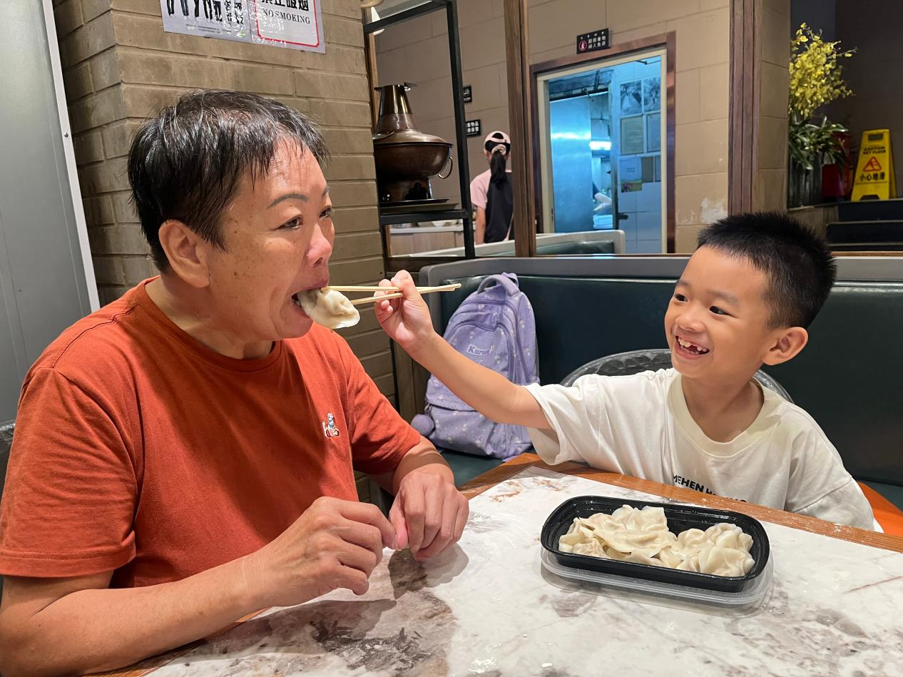 政企联动暖人心 亲子相伴共成长--白石洲东社区开展新就业群体亲子成长小组活动