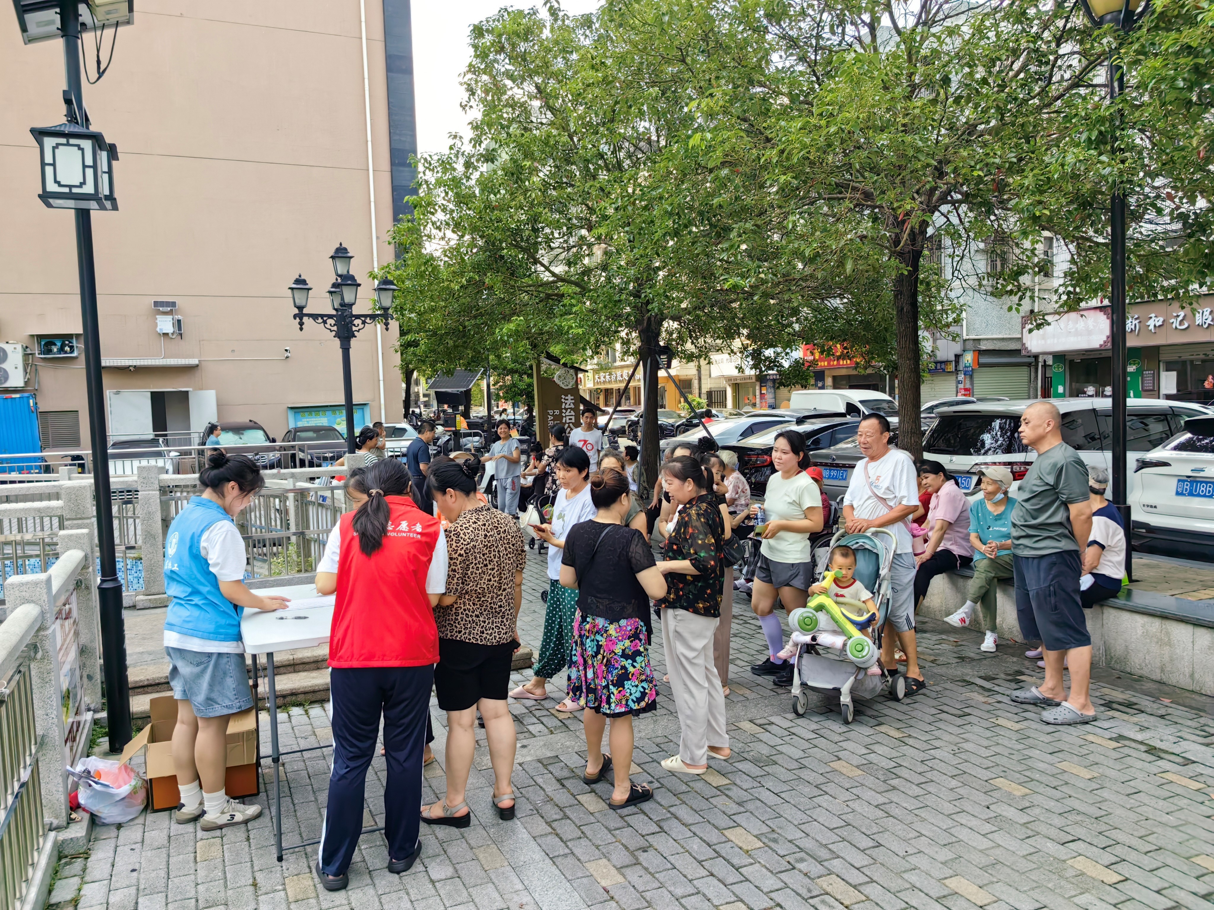 “铁岗护苗,法伴成长”法治护航活动现场