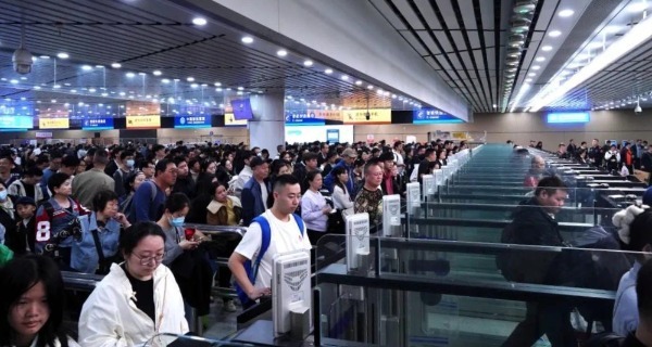 珠海口岸上半年出入境客流破1.19亿人次 大湾区跨境流动持续升温