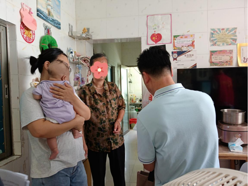 暖心走访入家门 共乐社区为精神康复者送去关爱与健康指导