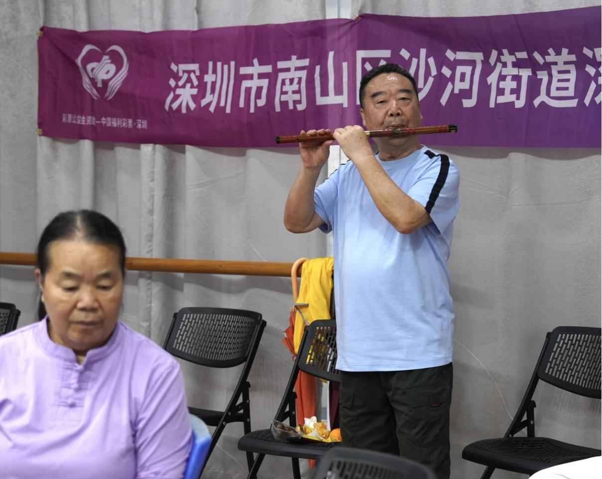 “习武修身・健享生活”深圳市南山区沙河街道深超总社区游龙拳队开展游龙拳交流体验活动