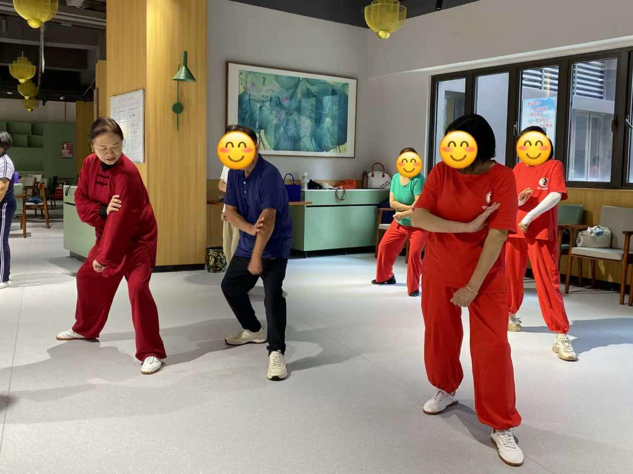 让身心慢下来,让平和驻心间——凤凰岗社区太极拳小组温情赋能之行
