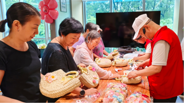 暖心聚相伴 花开贺生辰|侨城北社区举办长者生日会主题活动