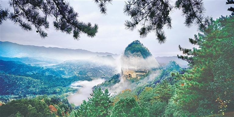 天水麦积山　梁荷生