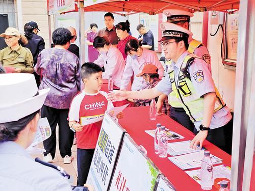 5月16日，廊坊市广阳区举办新时代文明实践“家政大集”进社区活动。广阳区文明办供图