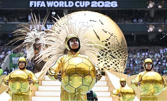 中国不办世界杯是明智的！FIFA拿走大头，承办国全在赔本赚吆喝！