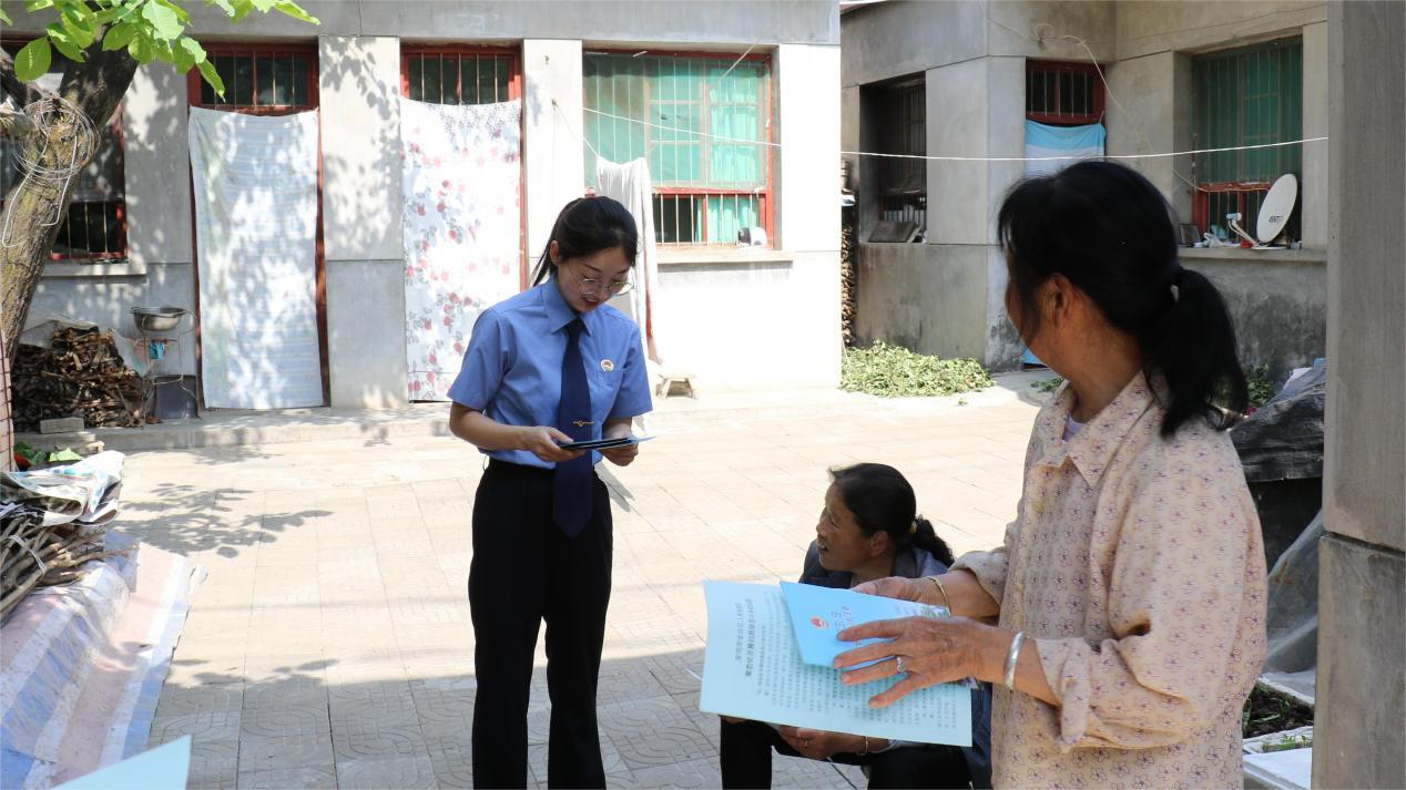 走进蟠龙镇开展妇女儿童权益保护法治宣传活动