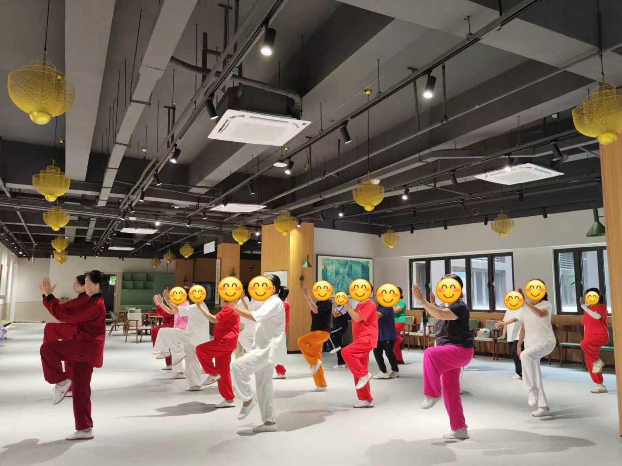 让身心慢下来,让平和驻心间——凤凰岗社区太极拳小组温情赋能之行