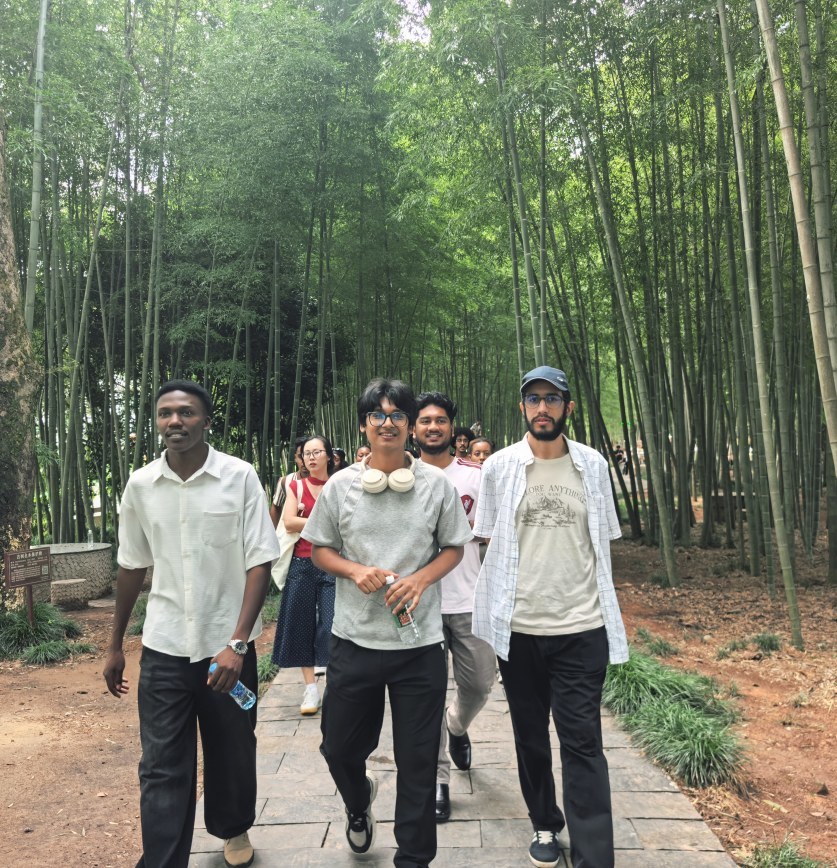 身穿汉服、手制花灯、乘竹筏赏荷,多国留学生在广昌的“夏日之约”