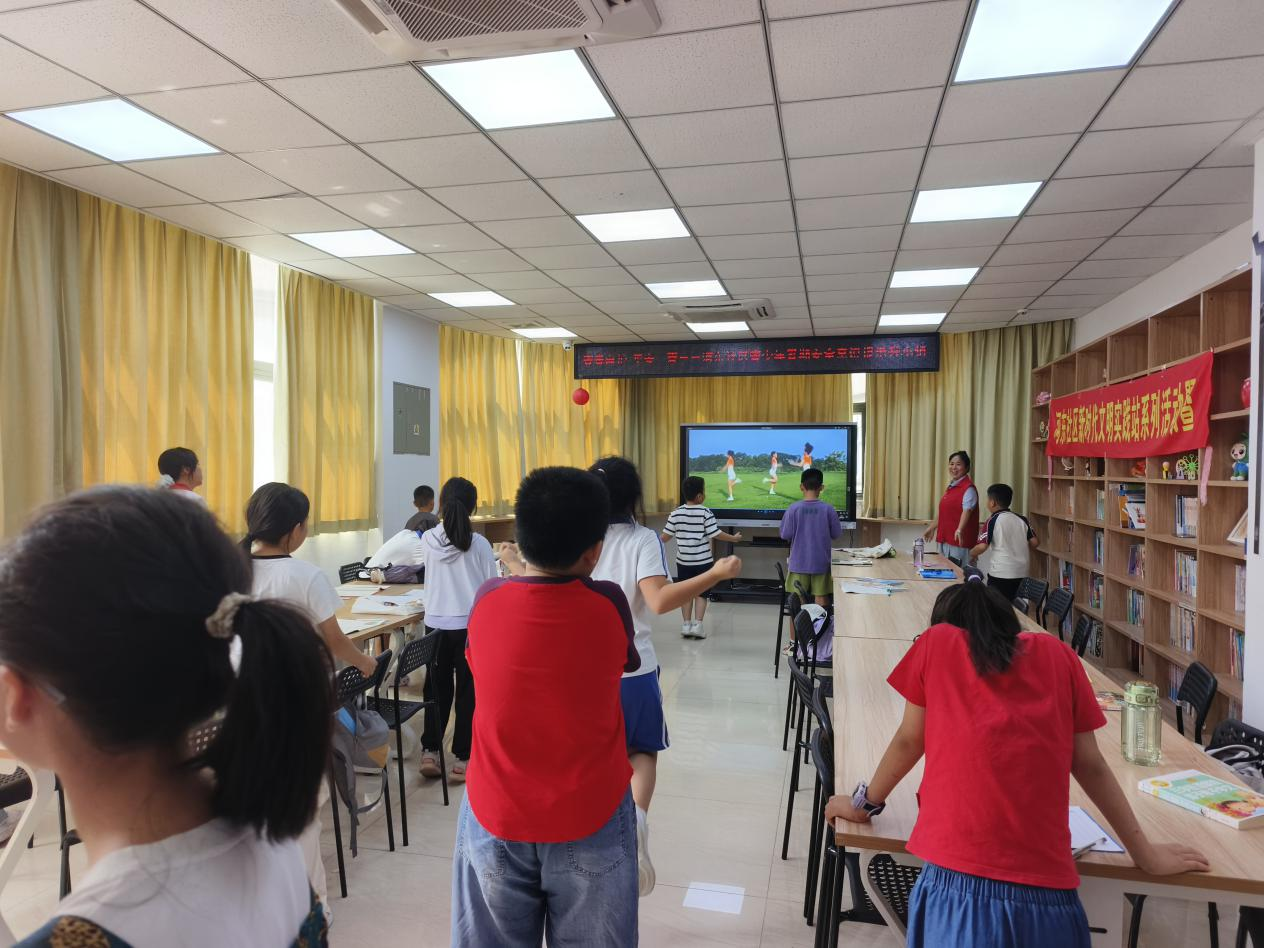 助力成长,快乐一夏!河东社区开展暑期作业辅导小课堂