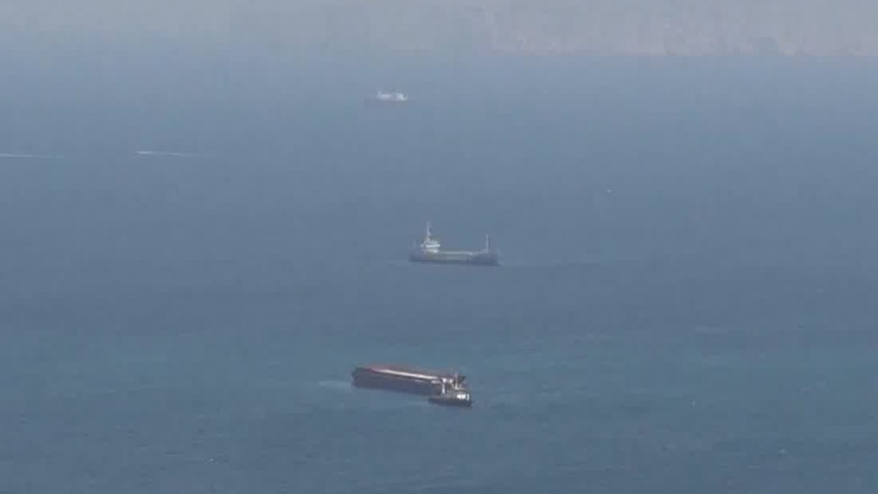 伊朗再次射击船只，关闭霍尔木兹海峡