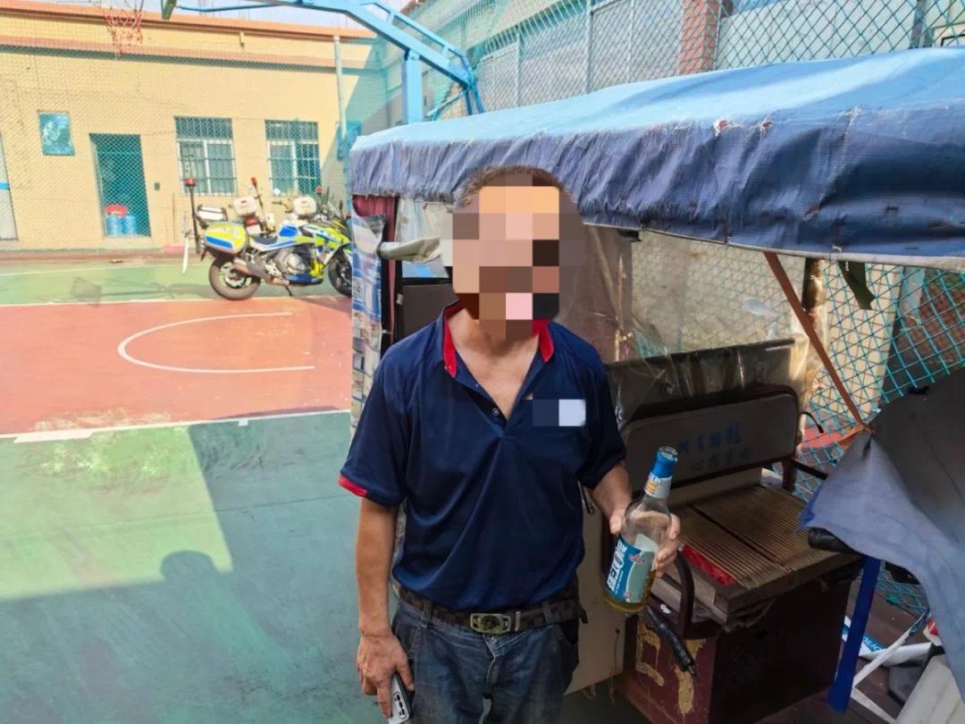 啤酒当水解渴?中山古镇一司机边开车边喝酒,二次醉驾被查