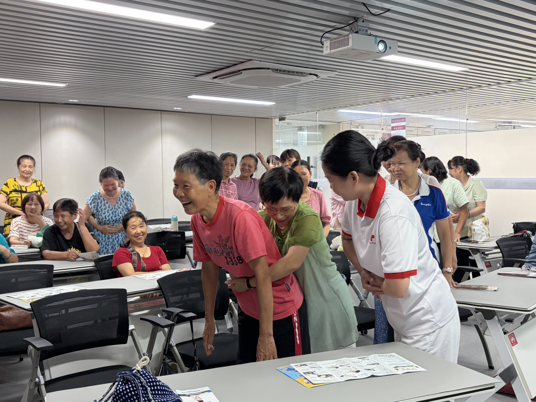 “救”在身边,畅通呼吸——星河街社区开展气道异物梗阻急救实操课