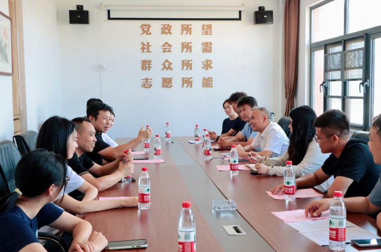 江西师大科技学院党委书记黄小兵看望暑期大思政实践师生并讲授专题思政课