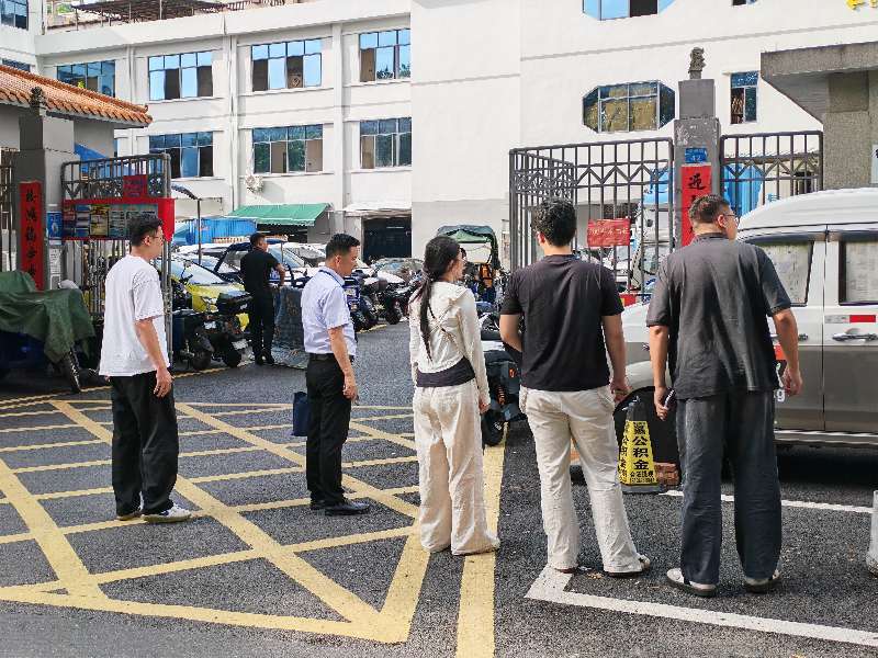 西乡街道共乐社区全力推进市容环境提质行动