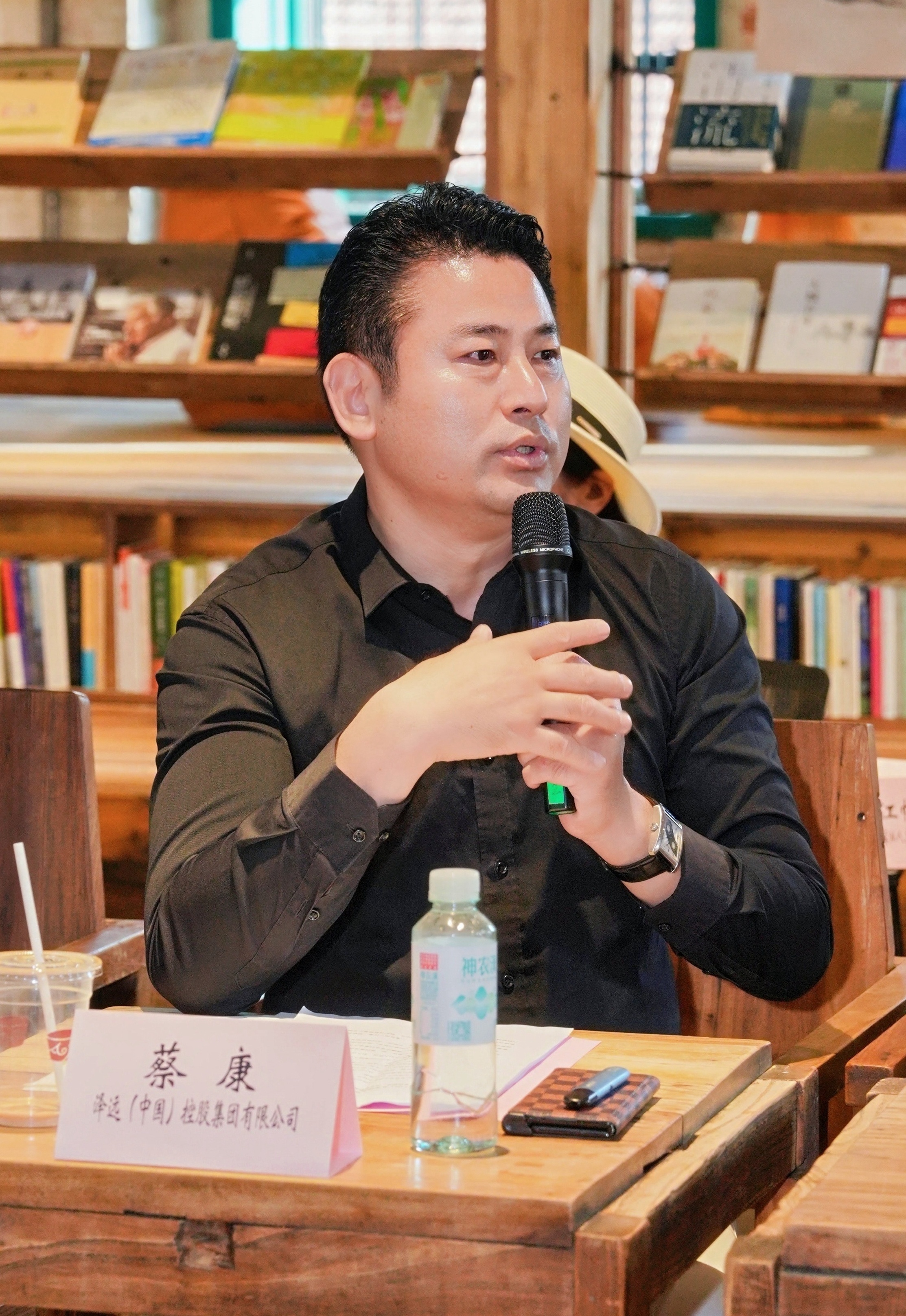 泽远(中国)控股集团有限公司董事长蔡康