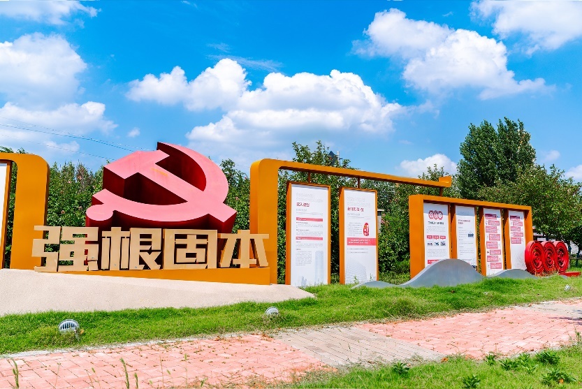 图:兖矿物流公司企业文化长廊党建文化展区