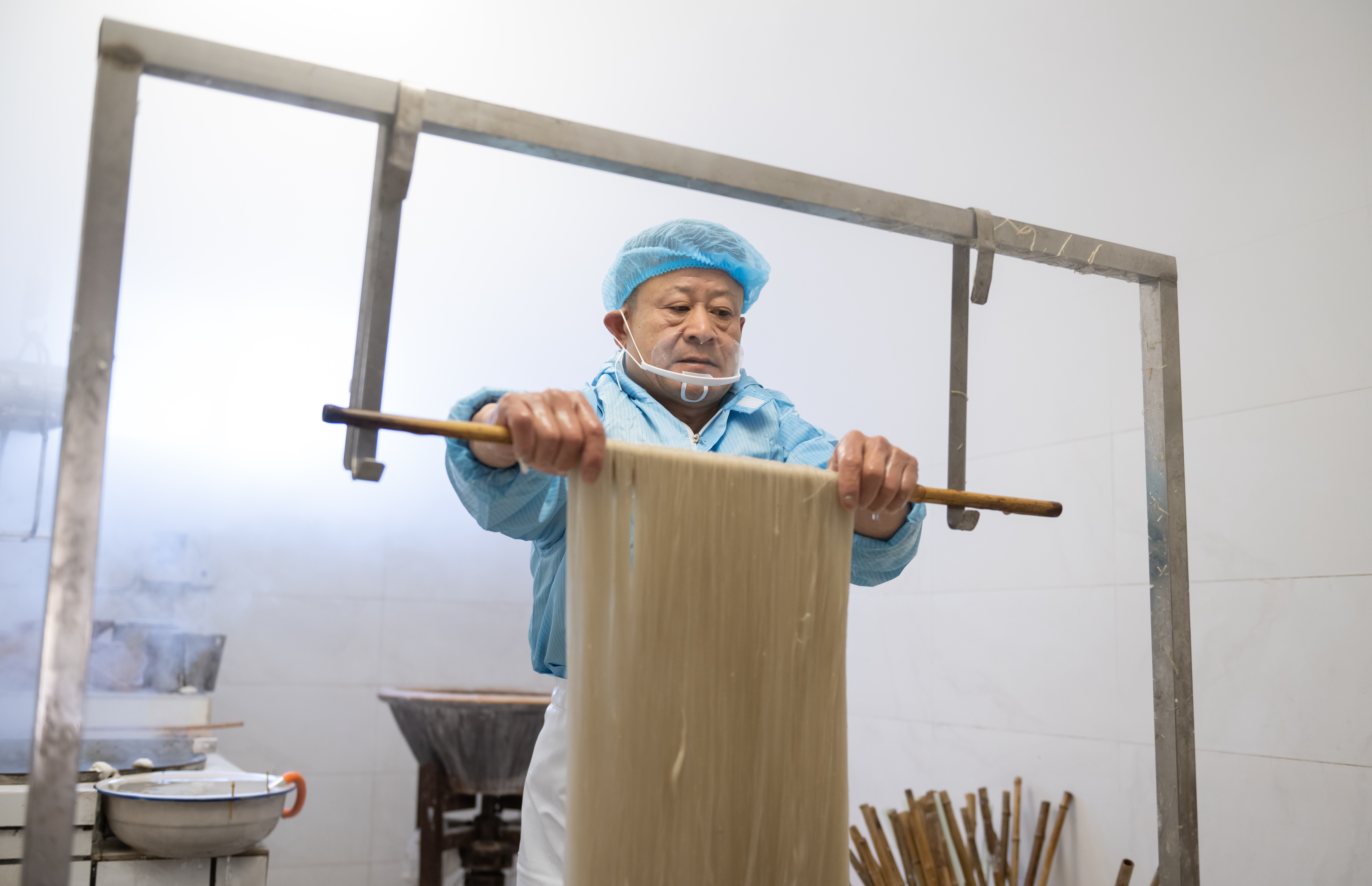 青岛乡里乡亲 | 乡土文化带头人 “李家洼子手工粉条”代表性传承人李省: 匠心守艺三十载 一挂粉条续乡愁