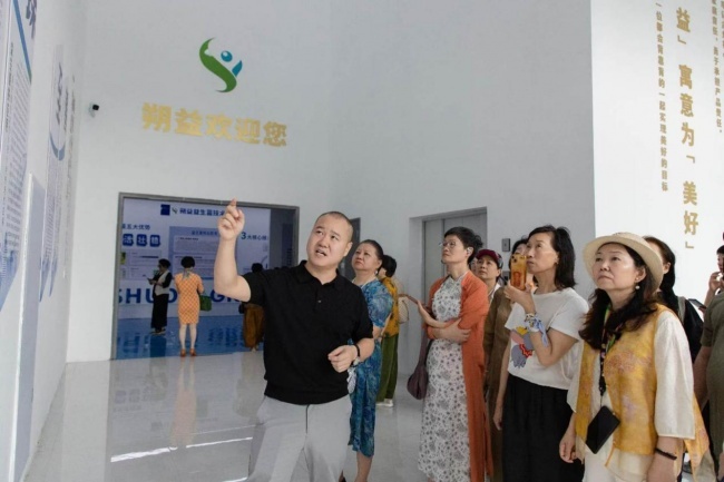 重磅科研突破!朔益集团成功筛选50种母乳源优势有益菌,实现全年龄段多维健康应用落地 重磅科研突破!朔益集团成功筛选50种母乳源优势有益菌,实现全年龄段多维健康应用落地