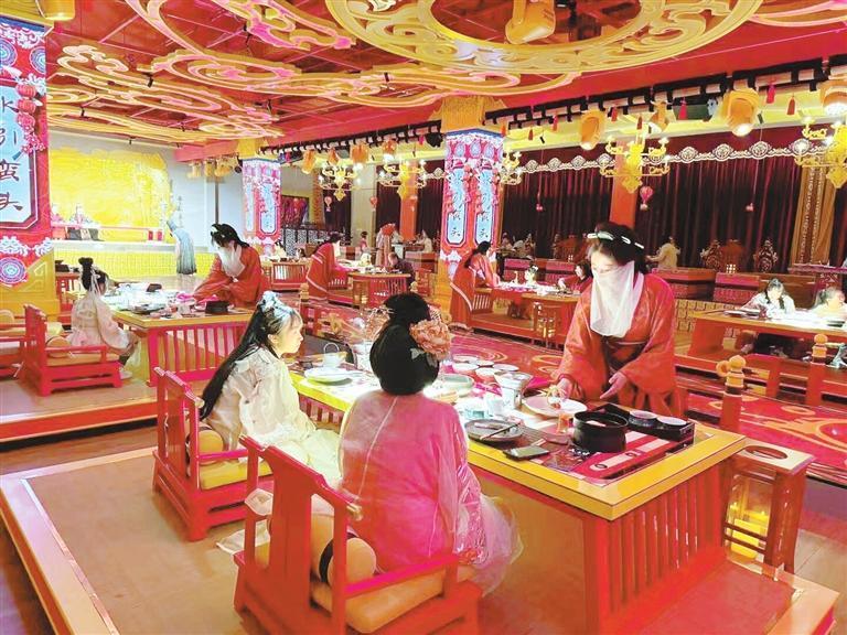 武威凉州区河西都会景区汉宴现场 本版新闻图片均为资料图