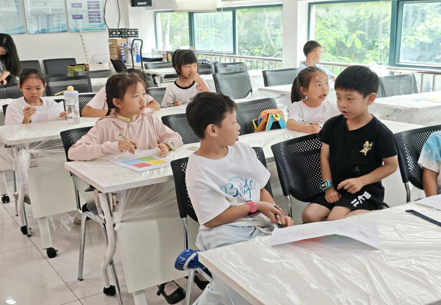 西乡街道蚝业社区“生活小能手”小组圆满收官,儿童青少年解锁多项生活新技能