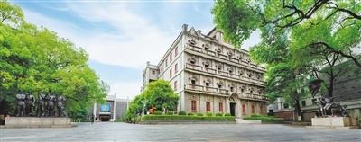 《八一铸荣光》 王伟 摄