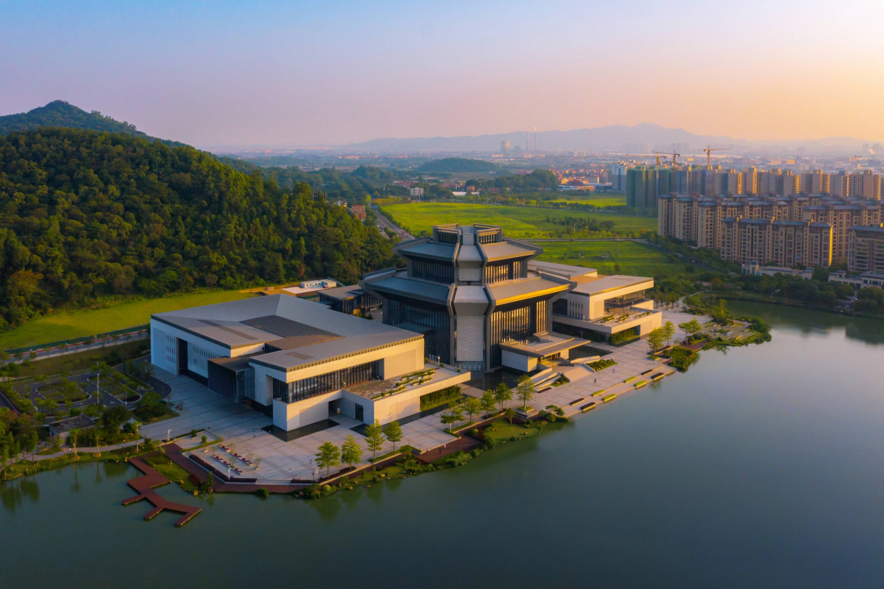 图为：大赛举办地 佛山南海西樵镇樵山文化中心/源自听音湖公众号