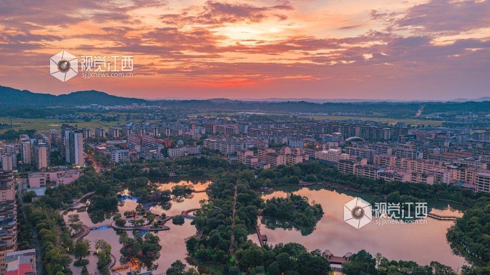 2026年7月15日在江西省吉安市峡江县新县城拍摄的画面。