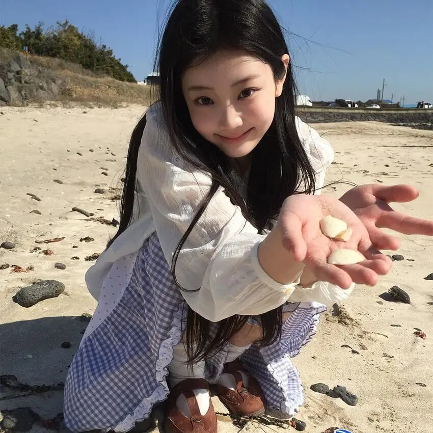它被欧阳娜娜带火了!夏天这样穿超有生命力 它被欧阳娜娜带火了!夏天这样穿超有生命力