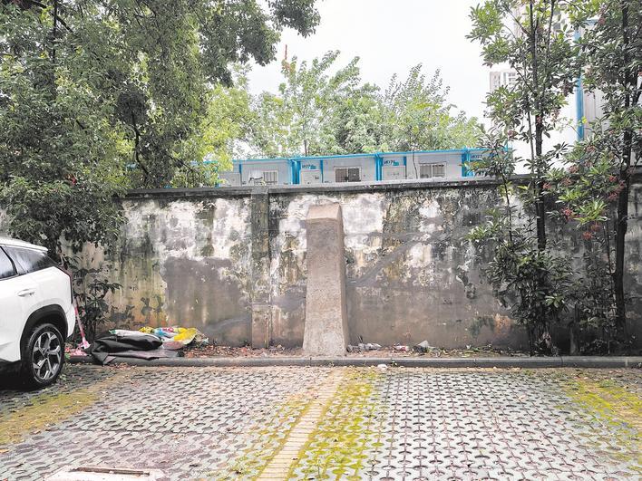 围墙加固完毕 楚天都市报极目新闻记者王峻摄