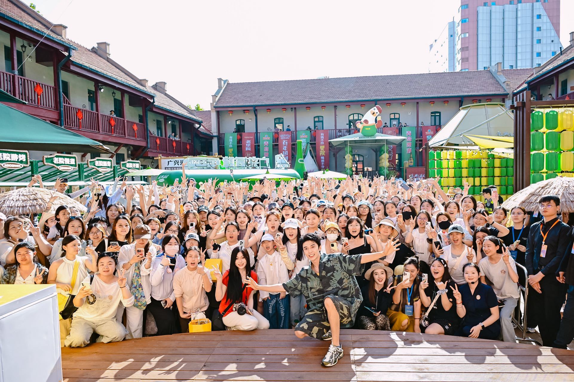 老城街巷盈欢意·海上星河伴少年|本土艺人赵小童走进大鲍岛、邮轮港 感受第36届青岛国际啤酒节海陆联动新体验